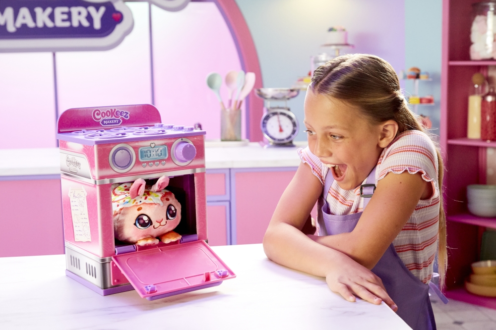 The Cookeez Makery, which seemingly transforms dough-like globs into stuffed animals. (Moose Toys via The New York Times)