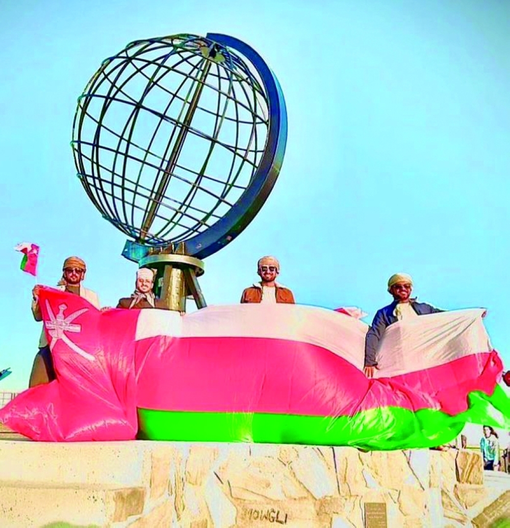 Omani trailblazers reach North Pole in a classic car