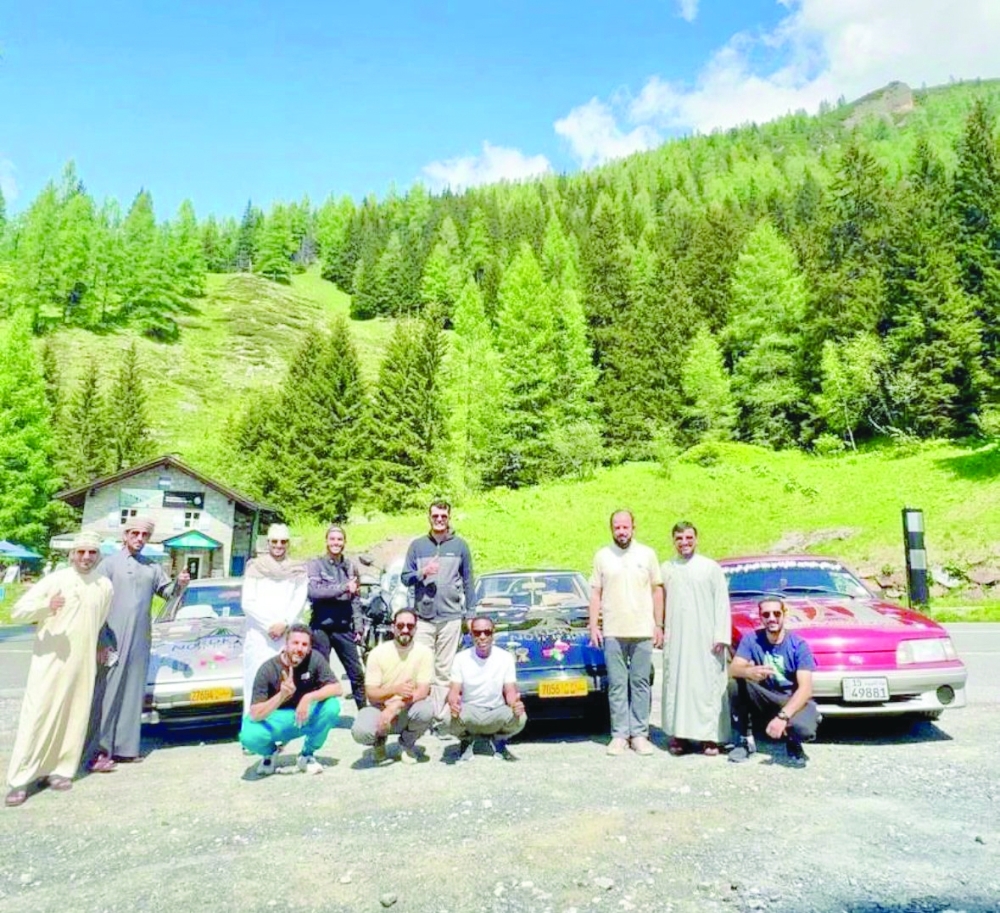 Omani trailblazers reach North Pole in a classic car