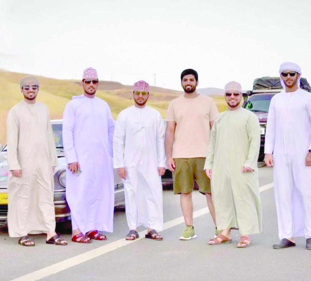 Omani trailblazers reach North Pole in a classic car
