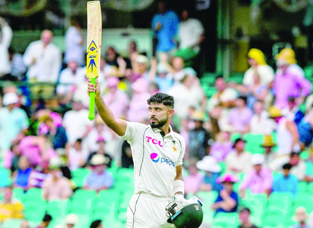 Pakistan fight back to frustrate Australia