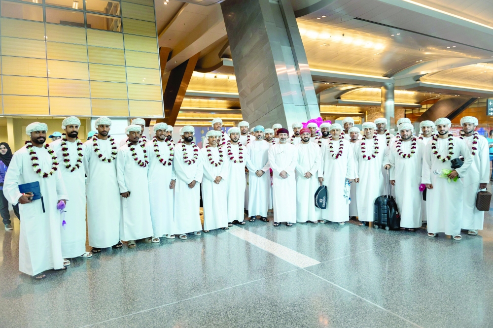 The arrival of Oman delegation at the Qatar Airport.