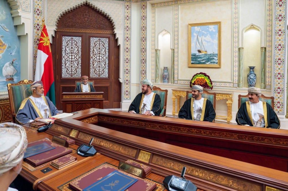 HM presides over cabinet meeting 