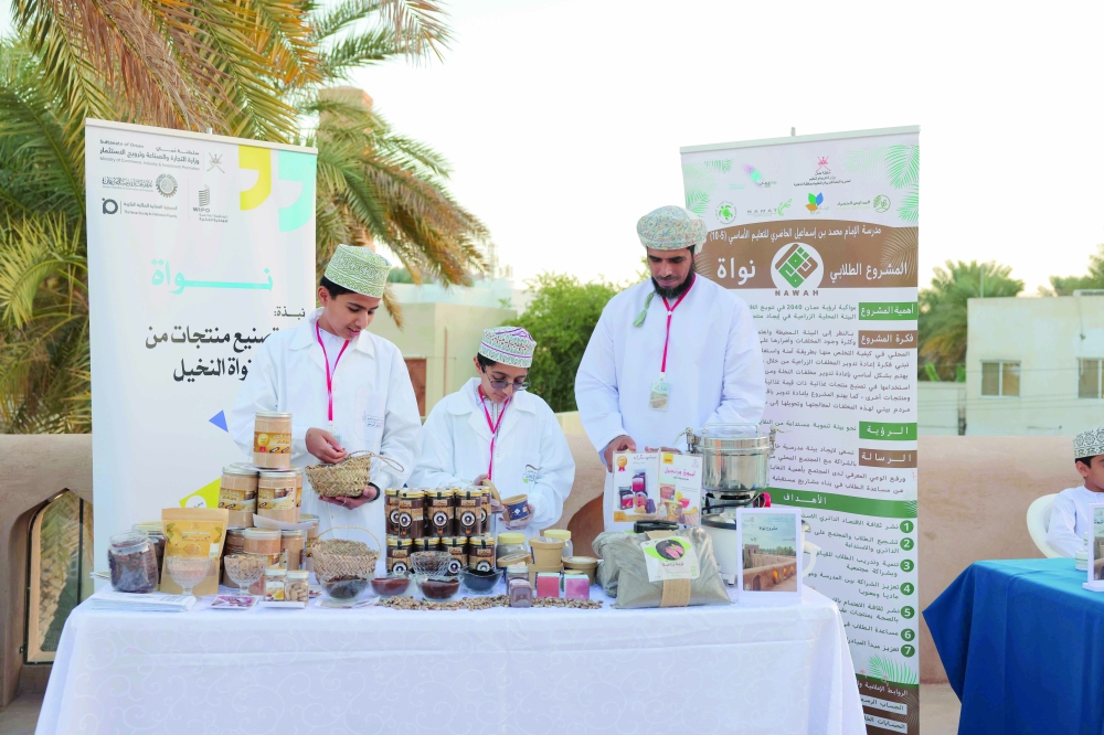 Huge turnout at Al Aqur Wall Exhibition in Nizwa