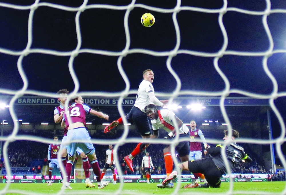 Morris scores late equaliser to rescue point for Luton at Burnley