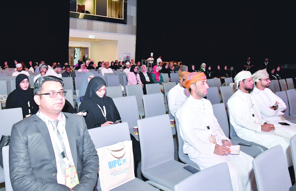 Presence of specialists in pharmaceutical work