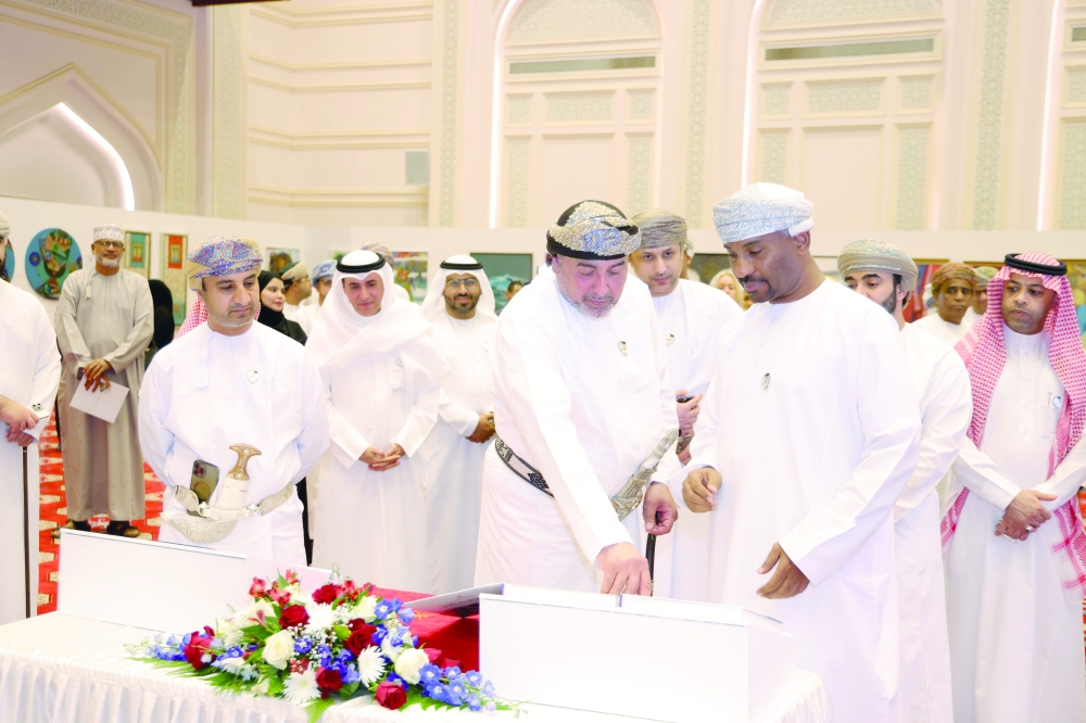 Exhibition on Omani fine art held