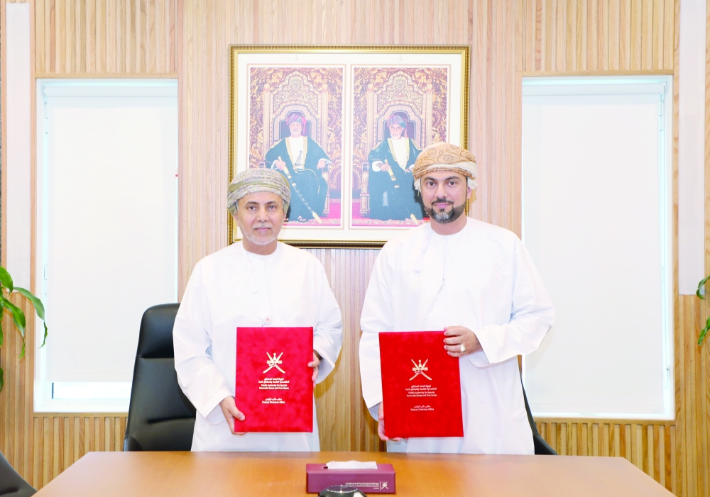 The agreement was signed by Eng Ahmed bin Hassan al Deeb, OPAZ Deputy Chairman, and Ashraf bin Hamad al Mamari, Chief Executive People, Technology & Culture in OQ.   