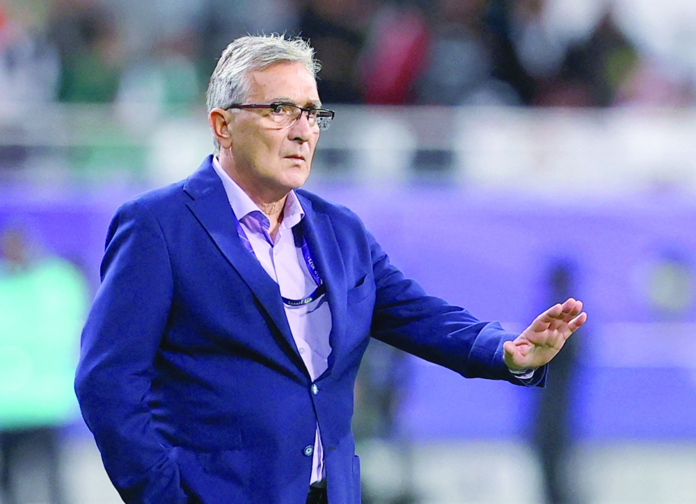 Soccer Football - AFC Asian Cup - Group F - Saudi Arabia v Oman - Khalifa International Stadium, Al Rayyan, Qatar - January 16, 2024 Oman coach Branko Ivankovic reacts REUTERS/Ibraheem Al Omari
