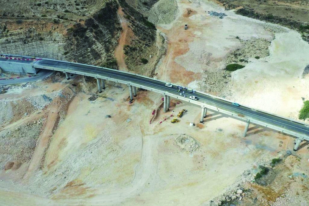 RO 3.2m Wadi Afoul bridge in Rakhyout opens for traffic