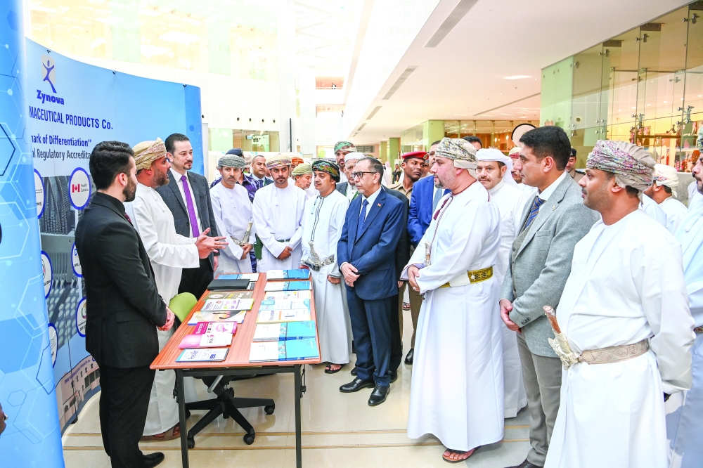 The forum highlights facilitating investment for Yemeni companies in Oman.