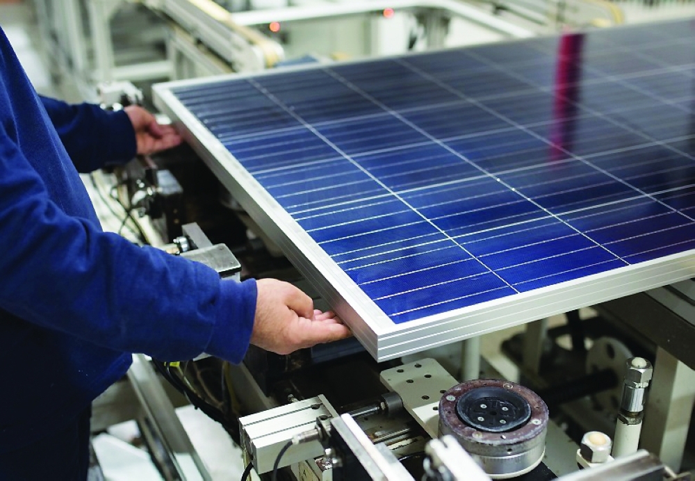 A solar glass manufacturing plant has the potential to support Oman’s clean energy transition.