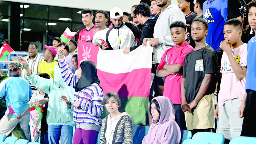 Oman crowd