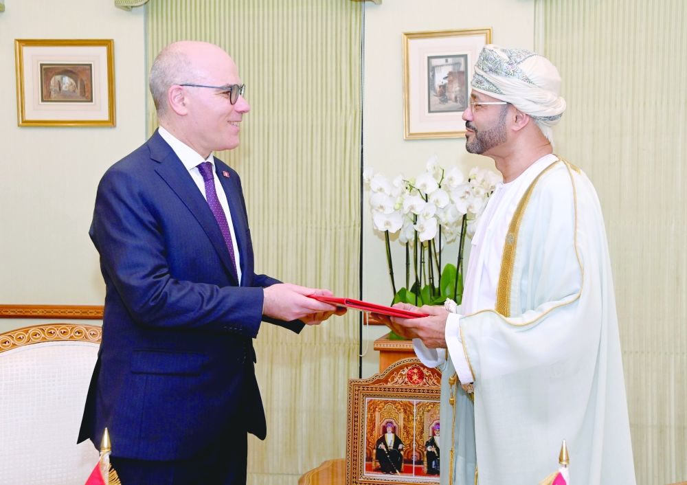HM gets written message from President of Tunisia