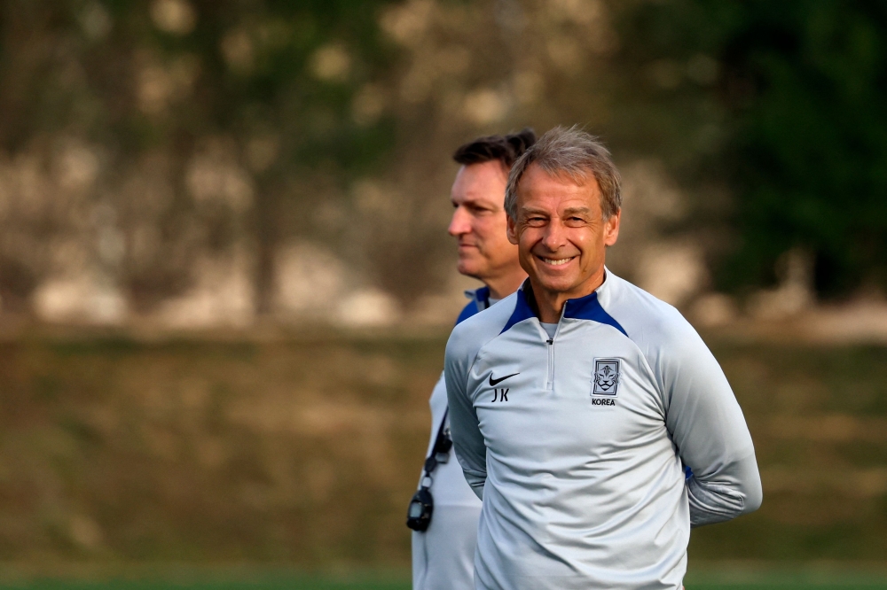 South Korea's German coach Jurgen Klinsmann attends a team's practice session in Lusail, north of Doha on February 5, 2024, on the eve of their Qatar 2023 AFC Asian Cup semi-final football match against Jordan. 