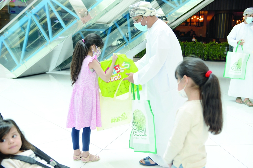 Oman experts raise alarm about environmental danger of plastic