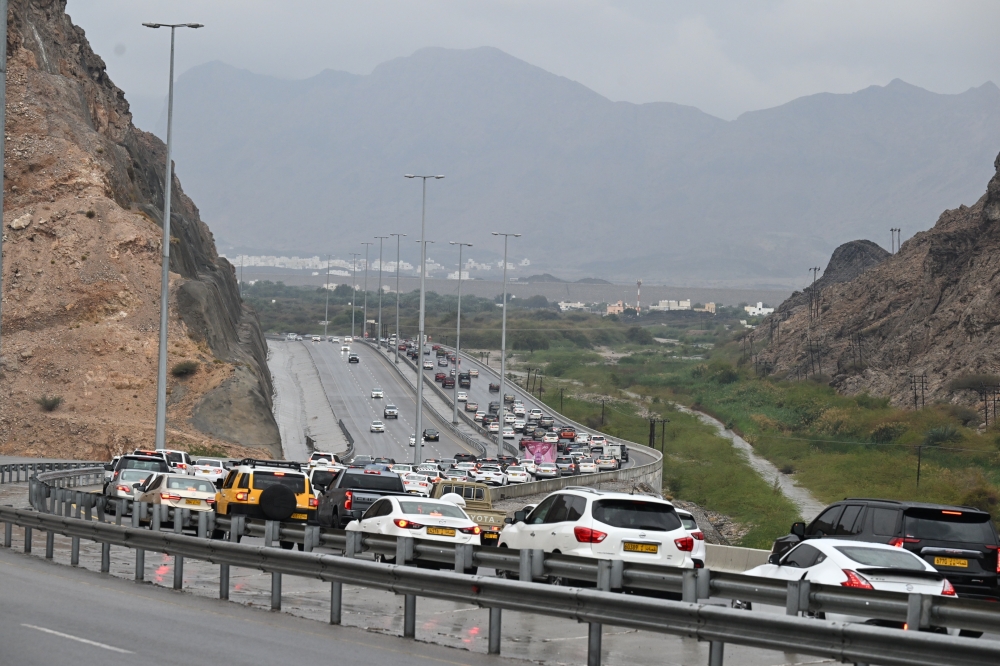 Navigating rainy roads: essential driving tips