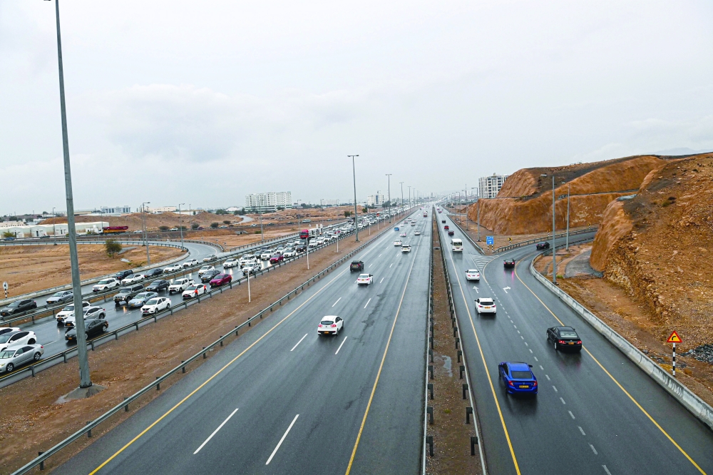 Heavy rains are reported from many governorates on Sunday.
