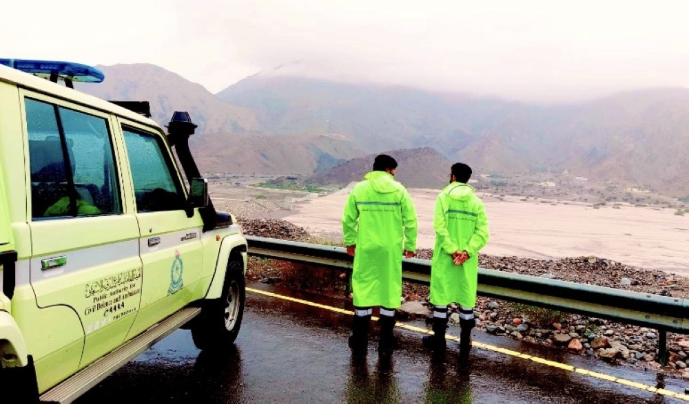 Thunderstorm cells extended over Muscat Governorate bringing in rains of varying intensity with lightening and thunder.