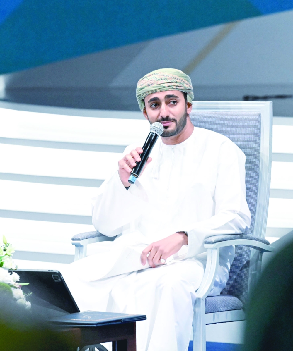 HH Sayyid Theyazin bin Haitham al Said, Minister of Culture, Sports and Youth leading the session.