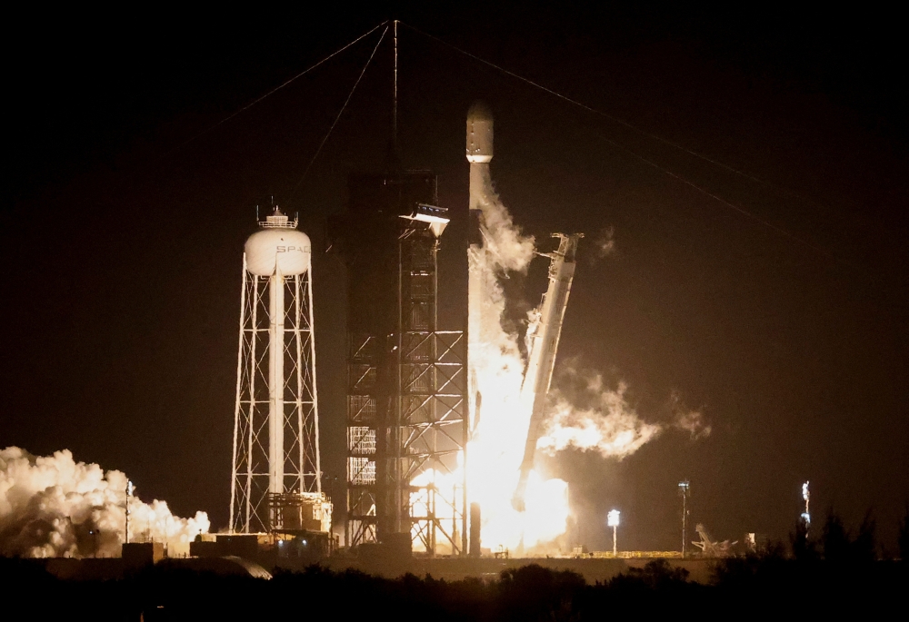 A SpaceX Falcon 9 rocket lifts off on the IM-1 mission with the Nova-C moon lander from the Kennedy Space Center in Cape Canaveral, Florida. — Reuters 