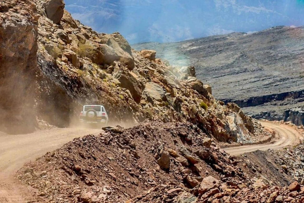 Last year, the Ministry invited a tender for supervision consultancy services for the construction of a road to Jabal Shams in the Wilayat of al Hamra in the Al Dakhilyah Governorate. 