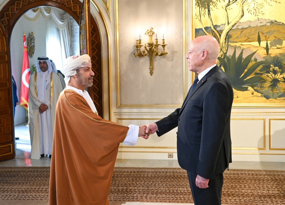 President Kais Saied of the Tunisian Republic received at the presidential palace in the capital Tunis on Monday Sayyid Hamoud Faisal al Busaidi, Minister of Interior