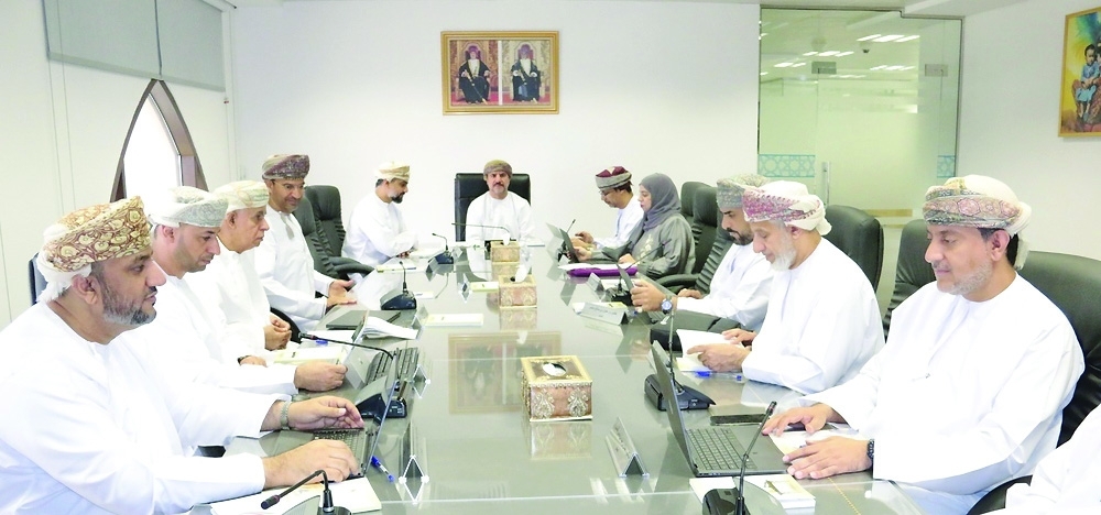 he meeting reviewed drafts of cooperation memorandums to be signed by OHRC with the General Federation of Oman Workers. - ONA