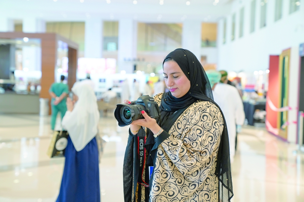 A bridge between the fair and audience