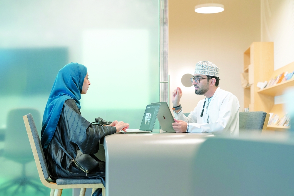 A bridge between the fair and audience