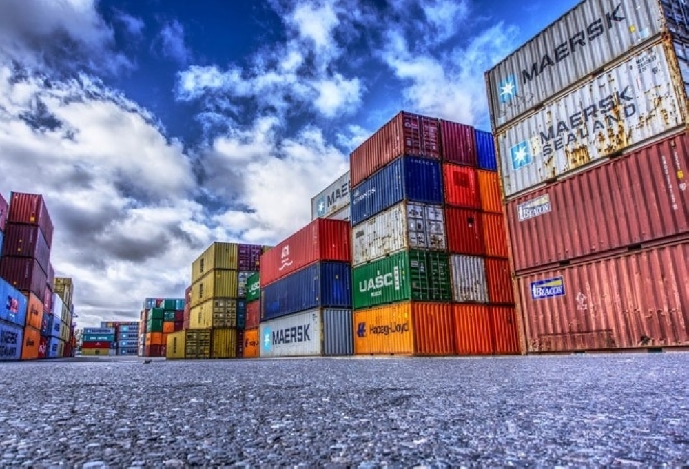 Foreign Direct Investment (FDI) from the UK plays a significant role in Oman's economic diversification efforts. 