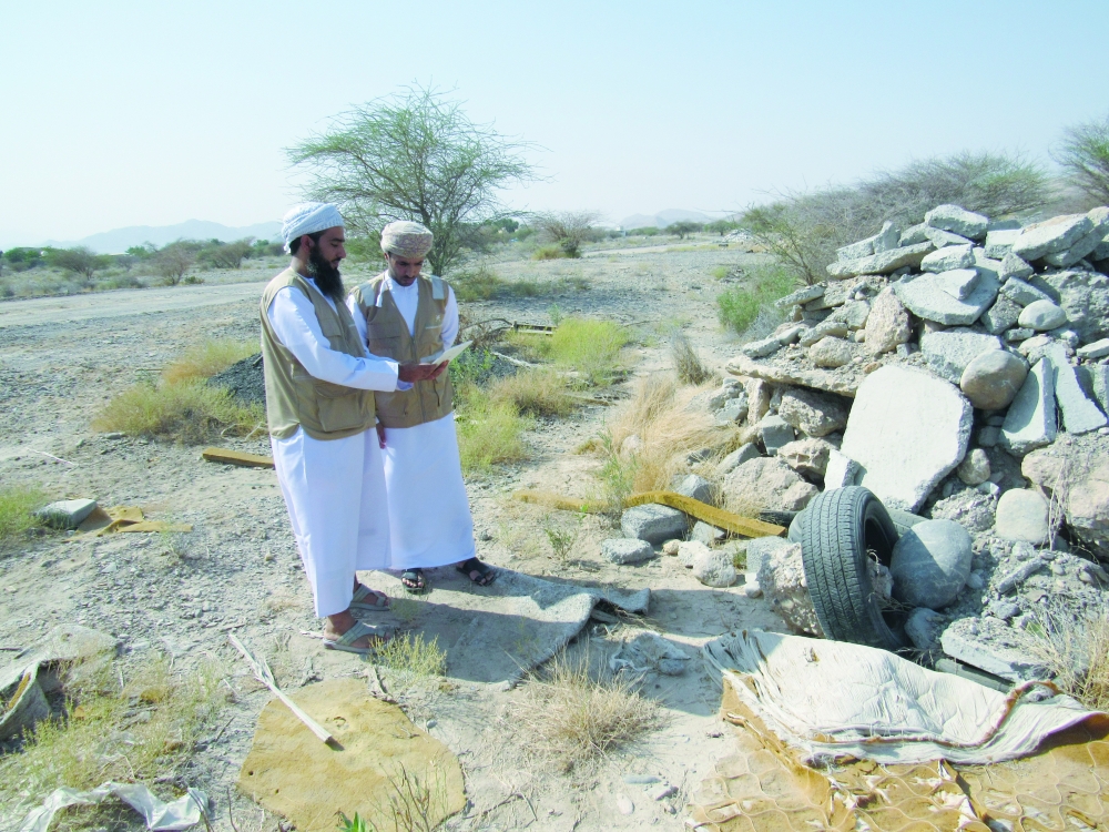 The negative consequences of the random and improper throwing of construction and demolition waste go beyond distorting the country’s landscape