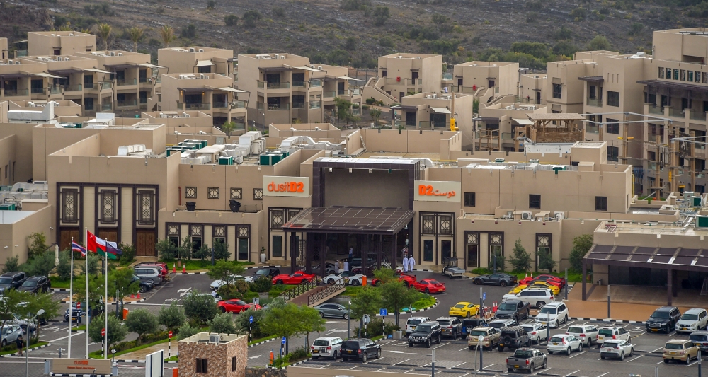The number of licensed hotel establishments (3-5 stars) in Al Jabal Al Akhdar is 20