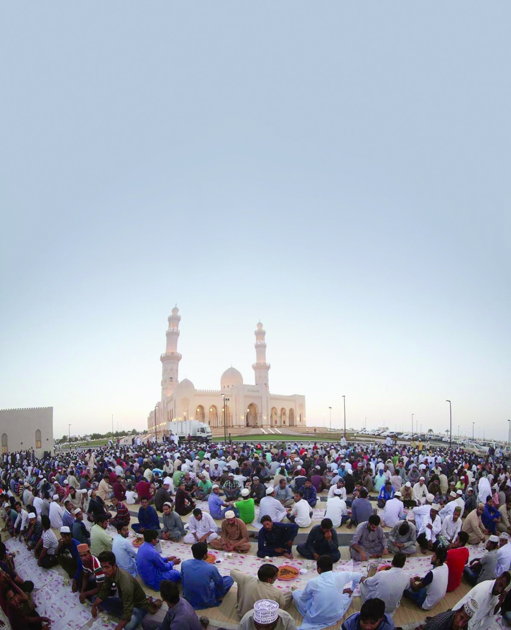 Exploring the Cultural Significance of Mass Iftars in Oman