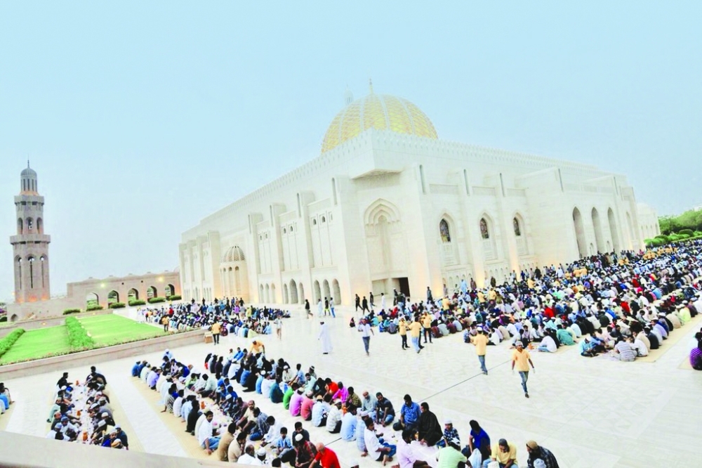 Exploring the Cultural Significance of Mass Iftars in Oman