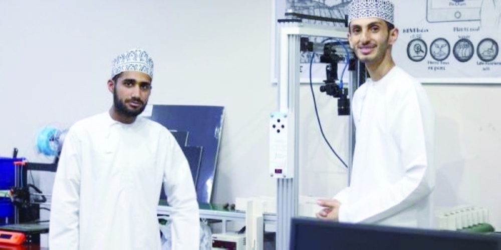 Asaad bin Saeed Al Hinai and Ahmed bin Muhammad Al Habsi, members of the student project team
