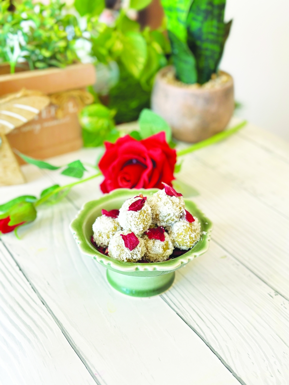 Rose and pistachio laddus