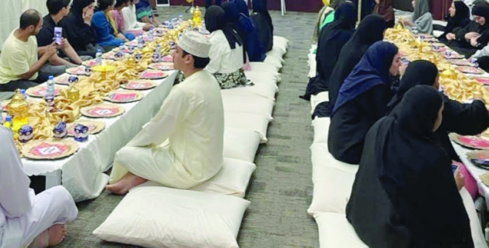 The Omani and Korean participants shared their respective food and were reminded of the messages of compassion and patience