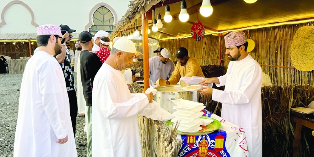 Shinas Market buzzes with activity during Ramadhan