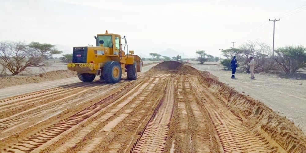 Internal road paving project in the Wilayat of Bidiya is part of a number of projects implemented by the governorate. - ONA