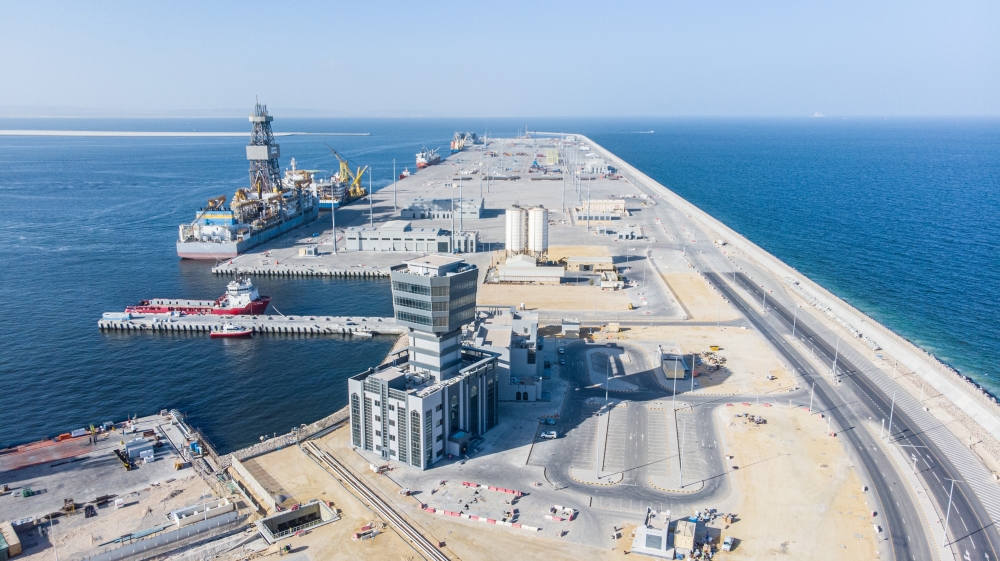A total of 933 vessel calls were recorded, with the Port of Duqm Container Terminal (PODC) handling 81% (756 calls) and the ASYAD Drydock Complex (ADC) accounting for the remaining 19% (177 calls).