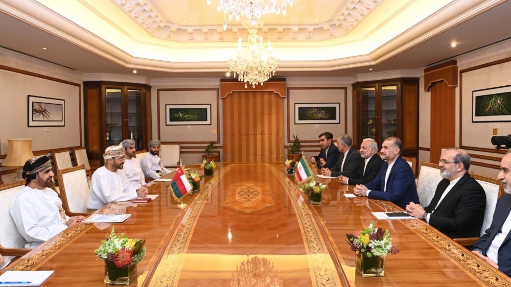 Sayyid Badr, Iranian FM review bilateral cooperation and regional development 