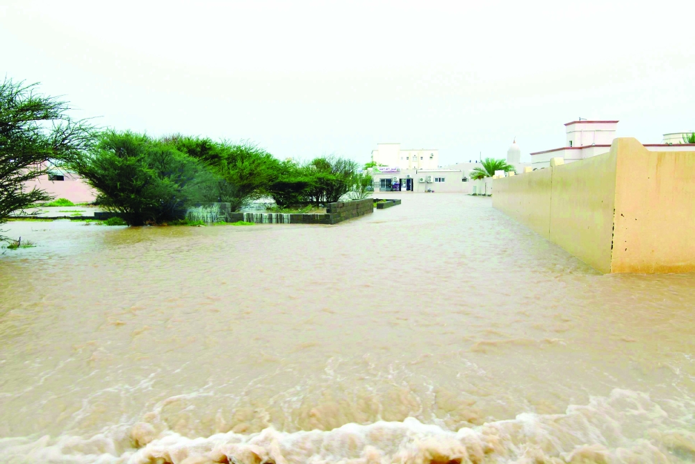 Extremely heavy rain predicted as low pressure will peak on Tuesday