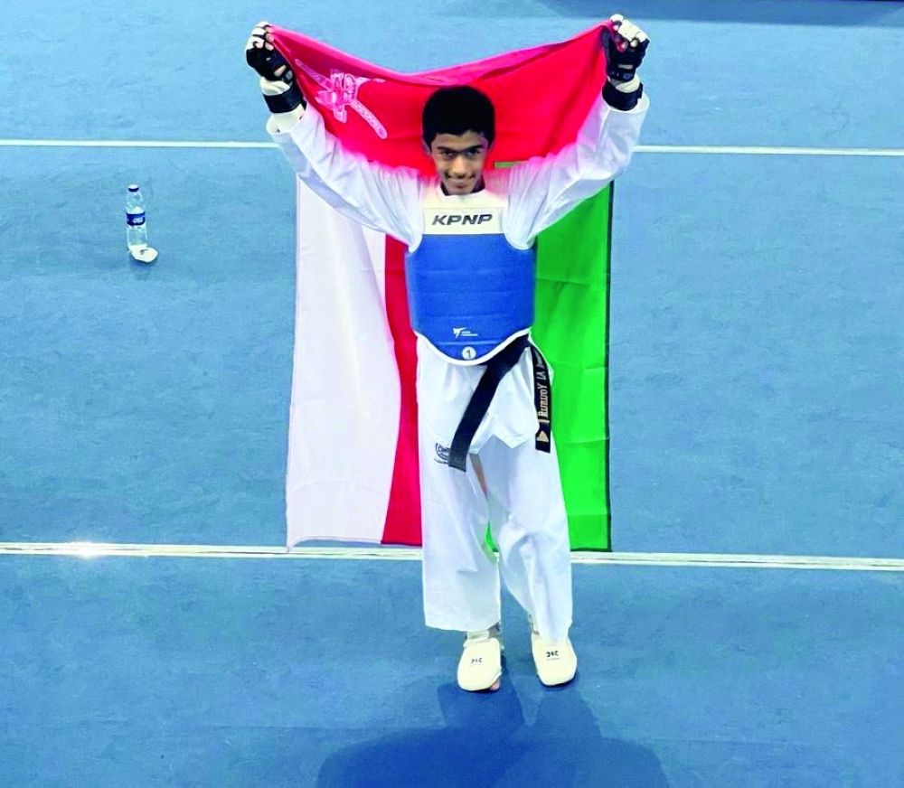 Dawood al Balushi celebrates his gold.