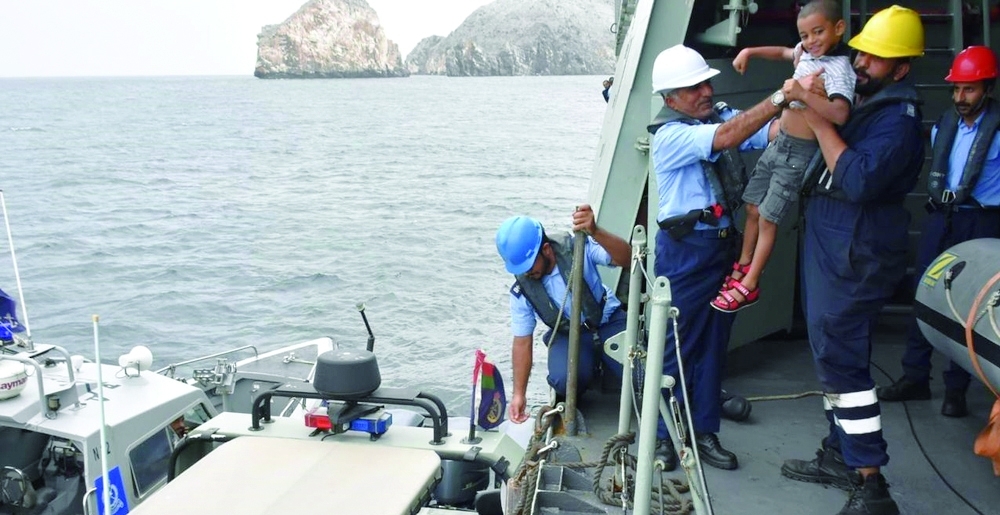 The Royal Navy of Oman, in cooperation with the Coast Guard of the Royal Oman Police, carried out a precautionary evacuation of a number of citizens and residents in Musandam Governorate.