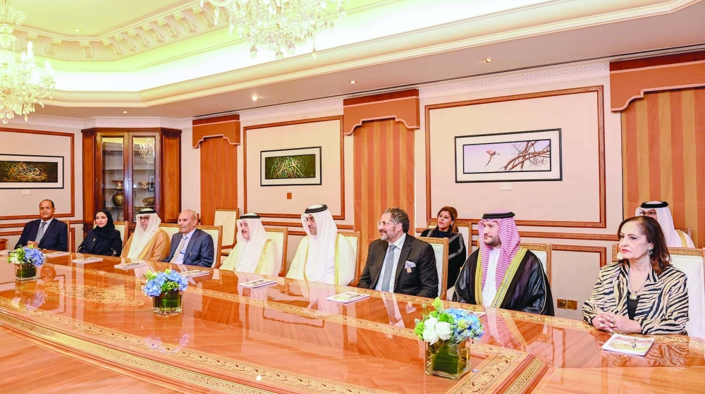 Foreign Minister receives officials tasked with combating human trafficking