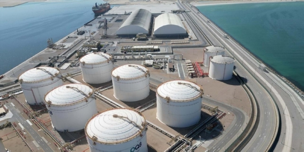 The oil and gas extraction sector accounted for 78 per cent of the total foreign direct investment .