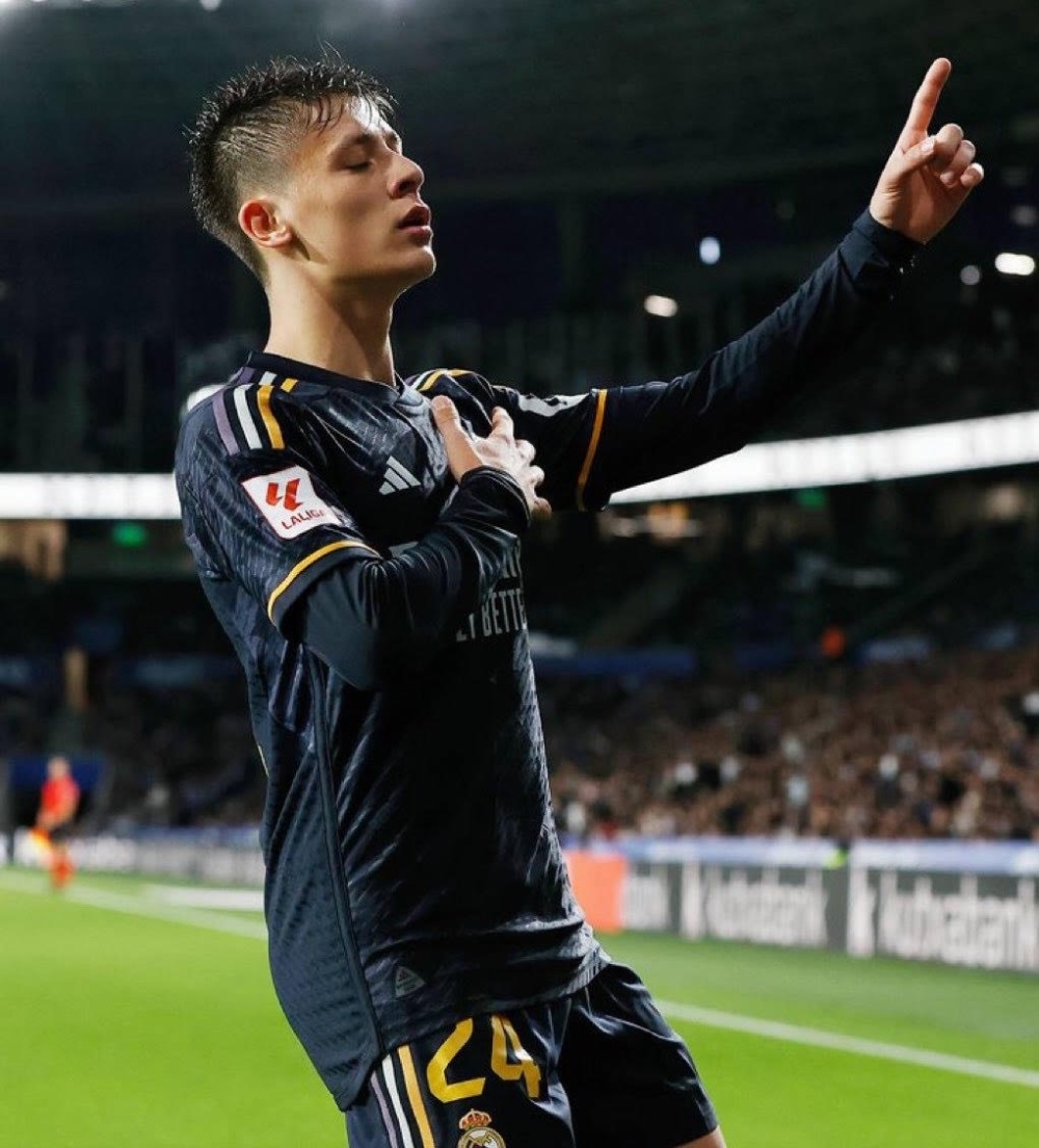 Real edge closer to title with gritty win at Sociedad