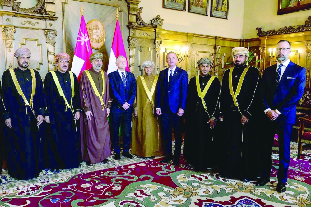 Khalid bin Hilal al Maawali, Chairman of Majlis Ash’shura, with Dr László Kövér, Speaker of the Hungarian National Assembly, in Budapest
