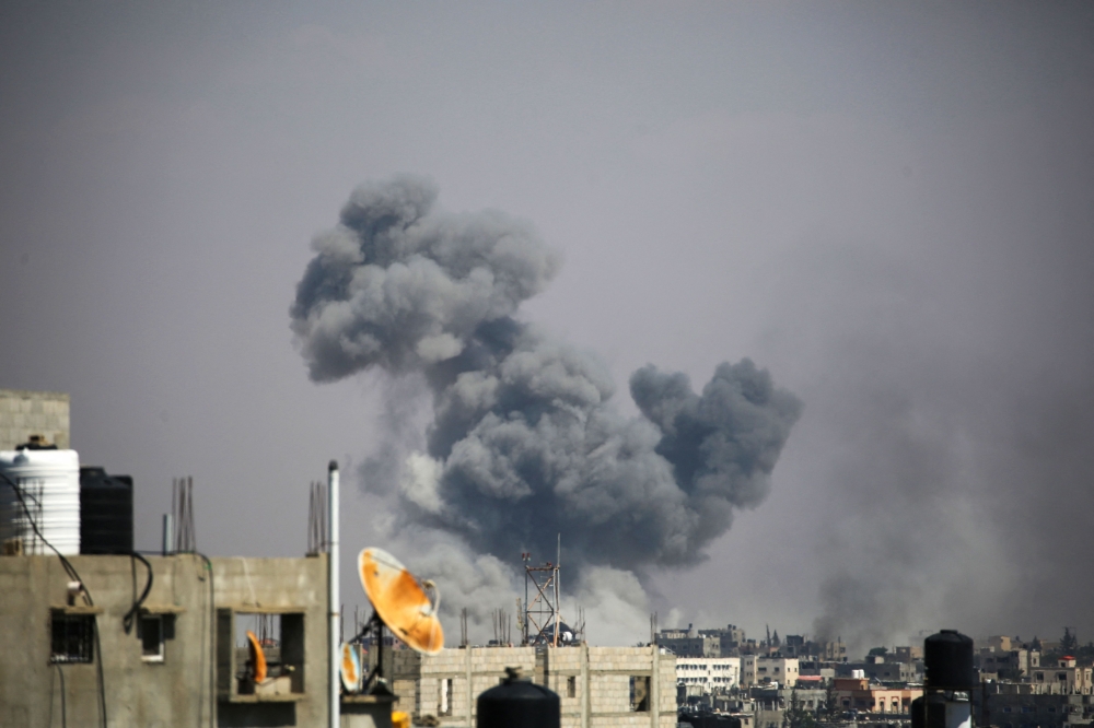 Smoke billows from Israeli strikes on eastern Rafah in the southern Gaza Strip